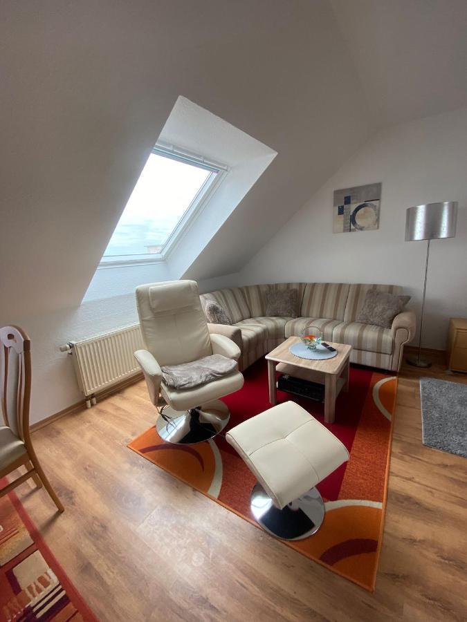 Dachgeschoss Apartment Mit Ausblick Halle  Luaran gambar