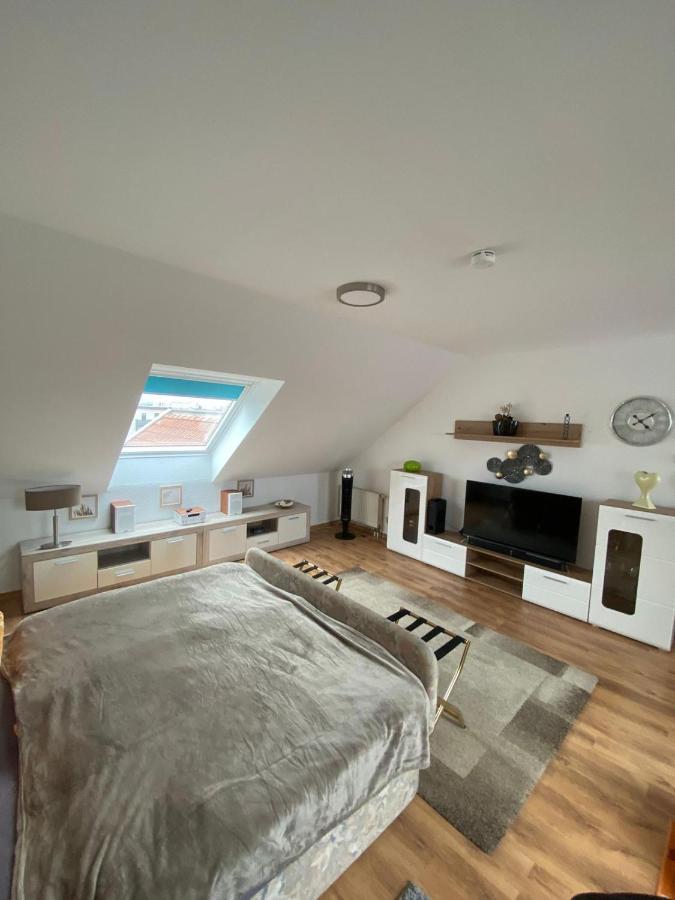 Dachgeschoss Apartment Mit Ausblick Halle  Luaran gambar